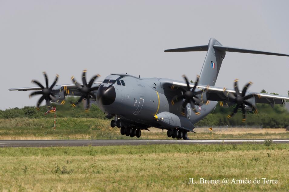 A400M crashed near Seville. Four people died.